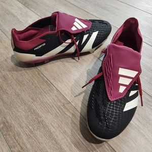 Soccer cleats shoes Predator 2024